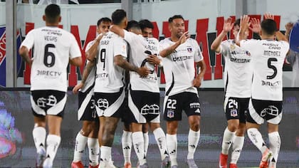 Jugador que pertenece al Bologna es alternativa para llegar a Colo Colo