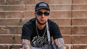 Tinta y trap: la historia de Crones, un tatuador del género urbano