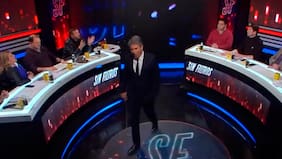 "¡¿Cómo?! ¿Entonces qué hacemos? ¿Nos quedamos de brazos cruzados...?": Gonzalo Feito reclama y abandona el set de programa en medio de discusión