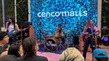 The Warning remece Lollapalooza con íntimo show sorpresa: presentación terminó con fotografía junto a sus fans