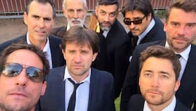 "Put... que se portaron mal en Machos. Se creían la ra... Nosotros, los actores rascas, teníamos que esperar a estos w... que valían callam... como actores. Dos horas esperándote", le dice Teresita Reyes a Jorge Zabaleta