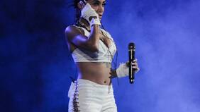 “No sé si soy muy vieja o…”: el comentario que se repitió en medio de show de María Becerra en el Festival de Viña