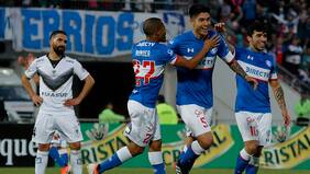 Solo los centrales Cruzados pudieron batir al buen Cabrera