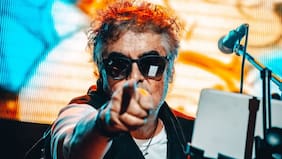 Capitán Memo, la voz de los icónicos “openings” ochenteros, regresa con un show lleno de nostalgia: “Quieren cantar de nuevo las canciones”