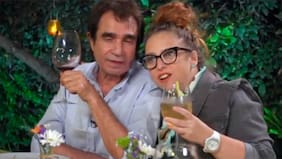 “Ya dejen de tratarlo de viejo, si no es tan chistoso…”: el “bullying” al actor Alex Zisis por su edad en las cenas de último capítulo de La Divina Comida