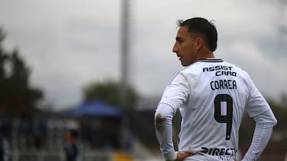 “No se atreve a sacarlo”: Guarello reveló insólito motivo que mantiene a Javier Correa como titular en Colo Colo