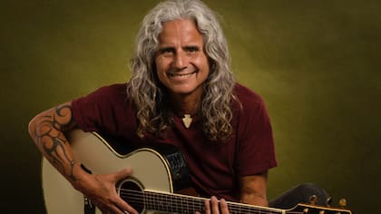 “Olvídame Tú”: escucha aquí lo nuevo de Pablo Herrera