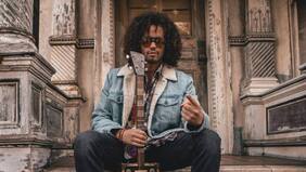 La mezcla bluesera-ecológica de Cigarbox Man con la que triunfa en Estados Unidos: “Me llena de alegría y estoy súper honrado”