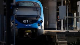 Comienza a operar el nuevo tren entre Llanquihue y Puerto Montt: Este es su recorrido y el precio del pasaje