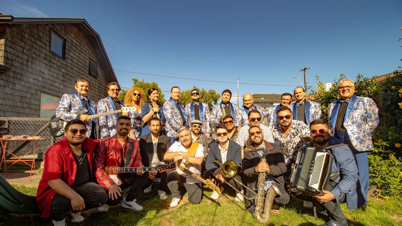 Pa’ comer un curanto con vinito blanco: Cumbia e’ Tu Madre saca el “remix” de la “La cumbia de Angelmó” con la Sonora Palacios
