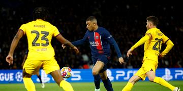 Champions League - Quarter Final - First Leg - Paris St Germain v FC Barcelona