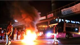 Arrancó paro nacional de Codelco: trabajadores prendieron barricadas contra cierre de Ventanas