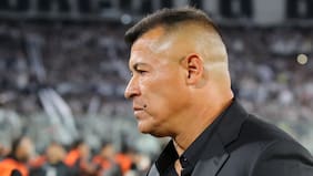 Es cuestión de horas: el técnico que reemplazará a Jorge Almirón en Colo Colo