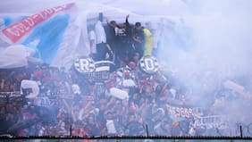 Ya hay un detenido e incautaron estupefacientes: así ha sido la llegada de los primeros hinchas de Colo Colo a Mendoza