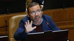 Diputado Boris Barrera (PC) sufre infarto que lo mantiene hospitalizado desde el lunes: actualizan estado de salud