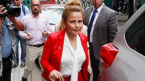 Cathy Barriga abandonó indignada evento en Maipú tras ser presentada como ex pareja de Ronny Dance