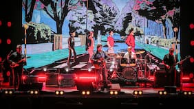 Los Tres presentaron XCLNT en el Municipal de Santiago: más que canciones sueltas y actitud