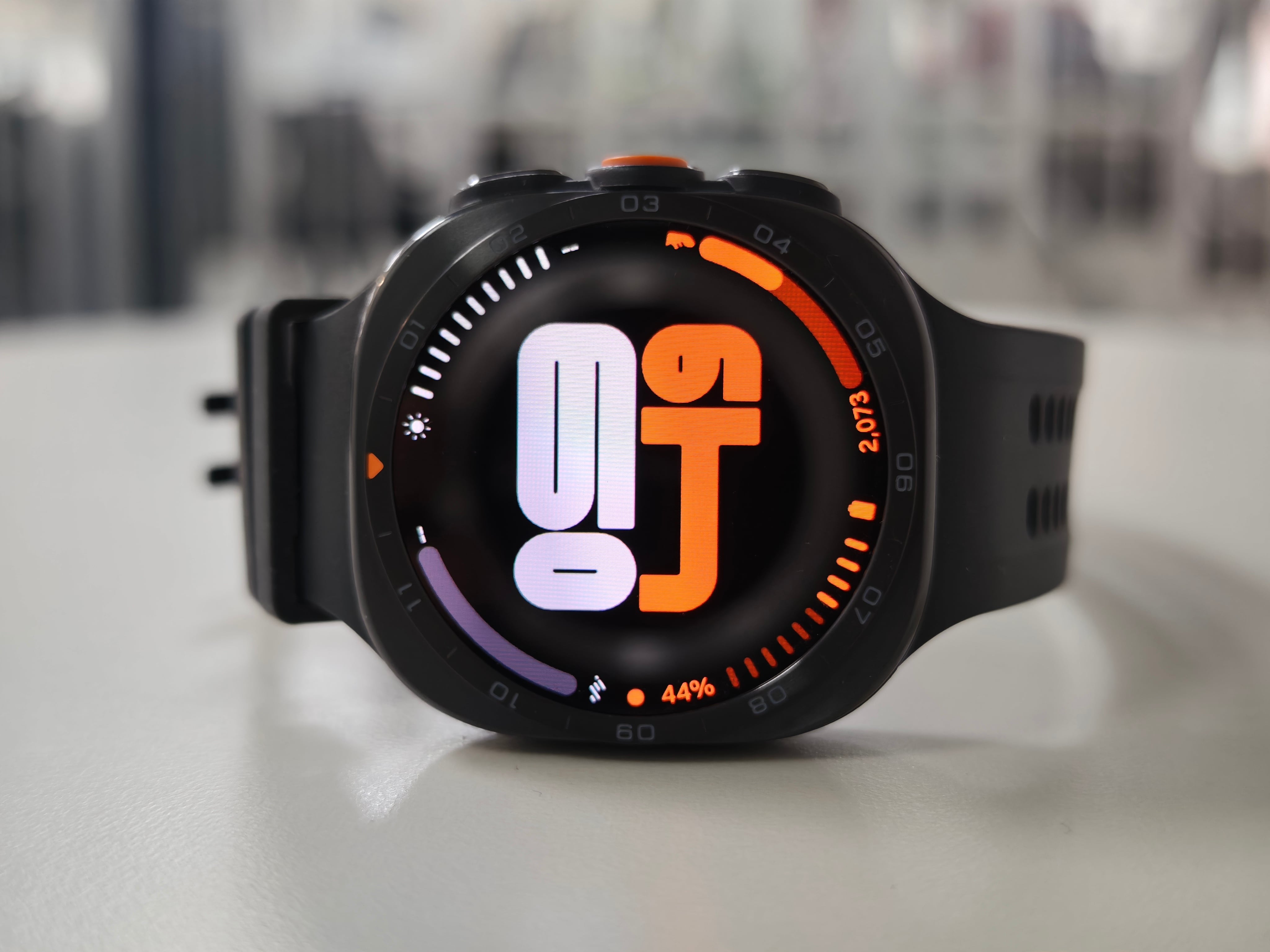 Review: El Galaxy Watch Ultra 2 de Samsung es reloj tremendo, pero no para todos