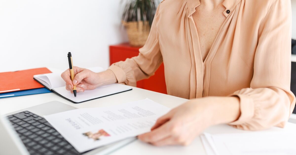 Oportunidades laborales en el Instituto de Salud Pública: ¡Postula ahora y gana más de $2.000.000!