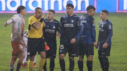 Tras tenso cruce con Altez: el informe arbitral de Jona que complica a Huachipato
