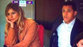 Ola de memes y tallas por la cara de aburrida de Mayte Rodríguez en el estadio con Alexis Sánchez