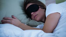 ¿Dormir menos y rendir igual? Esto dicen los expertos antes los problemas de las personas que duermen poco