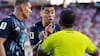 Jugador de Paraguay que fue expulsado por cubrirse la boca en el Mundial reveló qué le dijo al rival