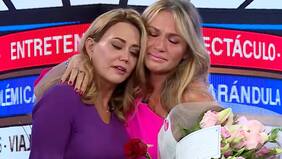 "Mi amiga de corazón": el adiós entre sollozos, flores y cariño de Daniella Campos a Kenita, quien dejó programa de farándula