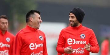 jorge valdivia gary medel