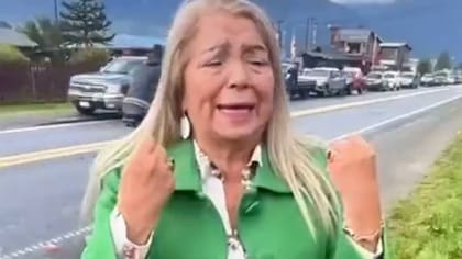 “Asumo que le di el voto a este caballero... y ya están dejando la escoba”: alcaldesa hace desesperado llamado a Kast