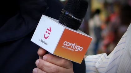 Sorpresiva renuncia de conocido y querido rostro de Chilevisión: se emocionó al despedirse en vivo