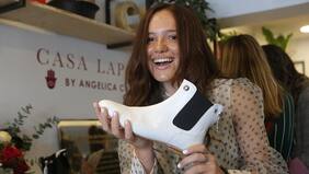 Laura, la hija futbolera y taquilla de Angélica Castro y Cristián de la Fuente