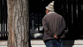 Científicos detectan que el ser humano envejece repentinamente a mitad de los 40 años y luego a los 60 años