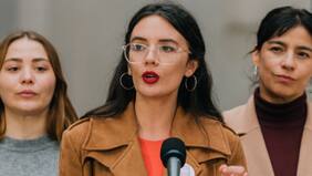 “La violencia simbólica existe”: Camila Vallejo responde a burlas del fundador de Evópoli por su vestimenta