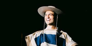 Matteo Bocelli se ganó los suspiros de sus fans con su teñida de huaso en su visita al país