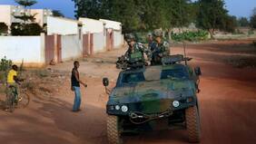 Francia retirará sus fuerzas militares de Mali