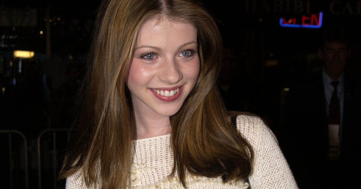 Michelle Trachtenberg: La Estrella de 'Buffy' Oculta Luchas de Salud y Críticas por su Imagen