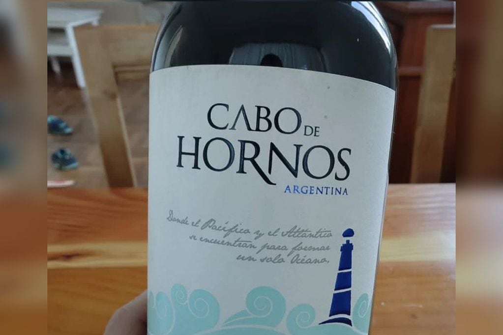El vino lleva en su etiqueta el nombre de la controversia: "Cabo de Hornos, Argentina".